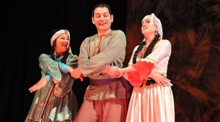 Gənc Tamaşaçılar Teatrından həftəsonu və dövlət tədbir üçün maraqlı tamaşalar - FOTOLAR
