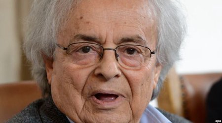 Şair Adonis: "Yazıçı türmədə olar, bu o deməkdir ki, həqiqəti deyər"