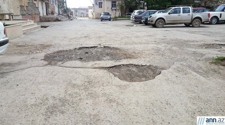 Bakının iki addımlığındakı qəsəbənin bərbad yolları - FOTOLAR