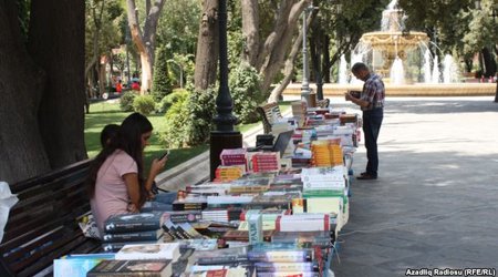 Aprel ayında ən çox satılmış kitablar - SİYAHI