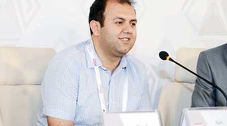 Rauf Məmmədov: " Zərif cinsin nümayəndələrinə qarşı mübarizə aparmaq çətindir"