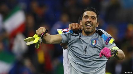 Buffon: «Neuer məndən güclüdür»