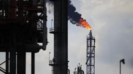 No balance: oil markets still oversupplied, now growth is stuttering