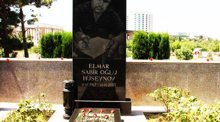 Jurnalistlər Elmar Hüseynovu andılar - FOTOLAR