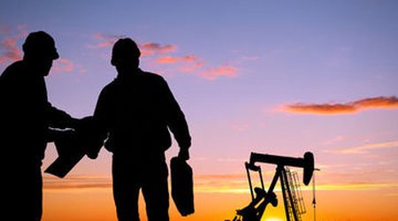 Oil prices fall as short-covering rally fizzles, oversupply weighs