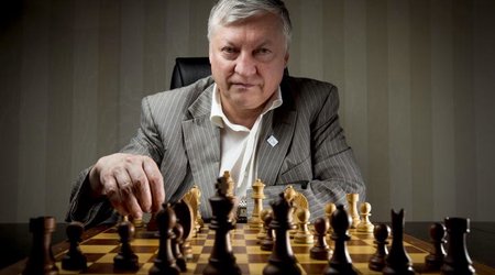Anatoli Karpov Bakıya gəlir