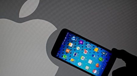 Samsung trips on quality control in rush to pip Apple