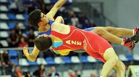 Junior Azerbaijani wrestler crowned world champion