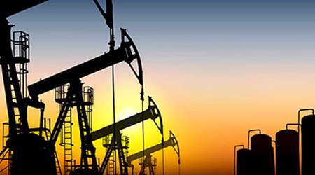 Oil prices climb after industry data shows US stocks draw