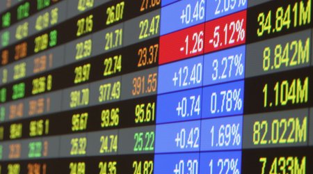 Azerbaijani finance ministry to put up manat bonds for auction