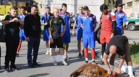 Футболисты совершили жертвоприношение