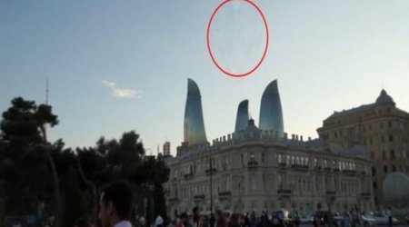 Bakı səmasında qəribə məxluq göründü - VİDEO