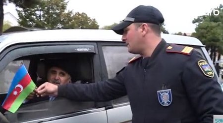 Yol polisindən sürücülərə “sürpriz” – VİDEO