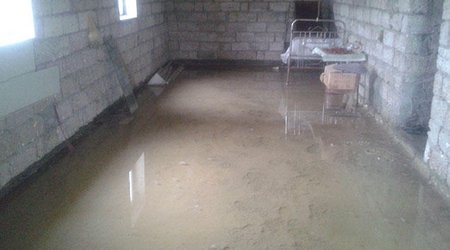 Bakının kəndində su evlərə doldu - "Hazırda yol tamam bağlanıb" - FOTOLAR