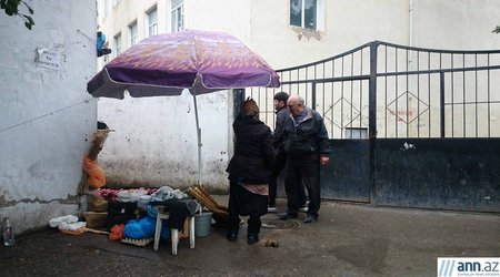 Bakıda qapısı bazara açılan məktəb - FOTOLAR