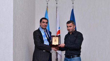 Manager of FC Qarabağ Gurban Gurbanov visits BHOS (PHOTO)