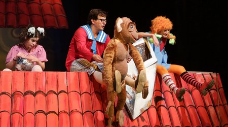 Astrid Lindqrenin “Uzuncorab Pippi” tamaşasının premyerası baş tutdu