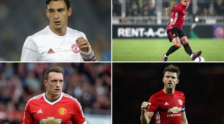 "Mançester Yunayted" 9 futbolçusu ilə vidalaşacaq