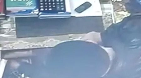 Bakıda qoca kişinin oğurluğu kameraya düşdü – VİDEO