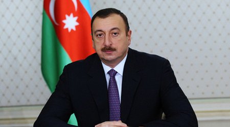 Ильхам Алиев поздравил палестинского коллегу