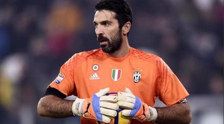 Buffon 600-cü oyununa çıxdı
