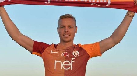 "Qalatasaray" legioneri ilə yolları ayırır