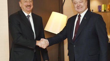 Ilham Aliyev meets Ukraine's Poroshenko