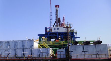 SOCAR commissions new well in Caspian Sea