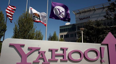Yahoo sale delayed following security breaches