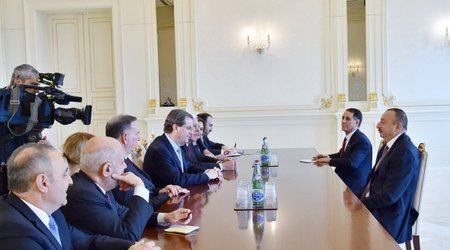 Ilham Aliyev receives delegation led by president of American Jewish Committee