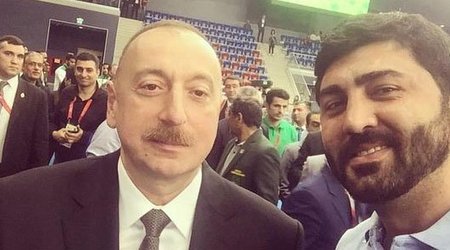 Müğənni Vüqarın  İlham Əliyevlə "selfie"si