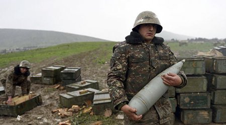 Армяне стреляют из крупнокалиберных пулеметов