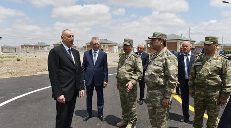 Ильхам Алиев обошел территорию села Джоджуг Мерджанлы