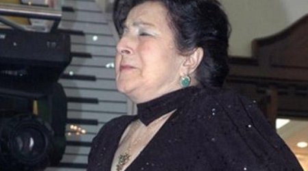Xalq artistinin nəvəsi üsyan etdi: "Cənazə qalıb ortada, basdırmağa yer tapmırıq"