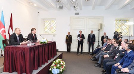 Президенты Азербайджана и Латвии выступили с заявлениями для прессы