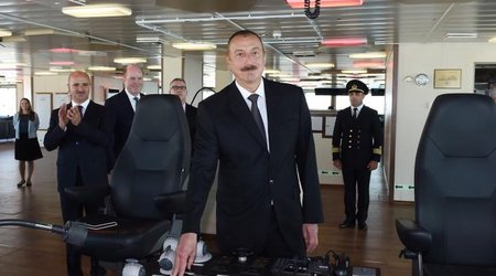 Ильхам Алиев на презентации подводного судна