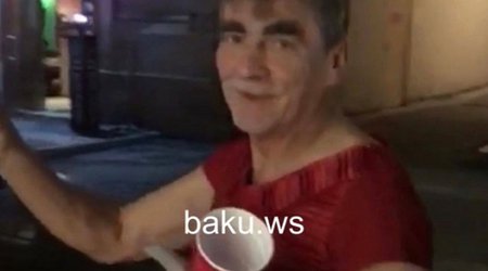 Bakıda qadın paltarı geyinmiş “kişi”lər yürüş keçirdilər - VİDEO