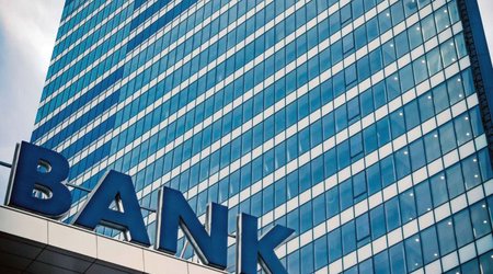 13 bank filialı bağlanıb