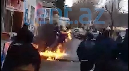 Özünü yandıran sürücünün dəhşətli GÖRÜNTÜLƏRİ - VİDEO 18+