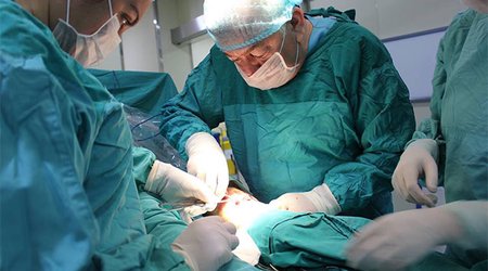 Bədənindəki taxta 63 il sonra tapıldı - Bakıda əməliyyat