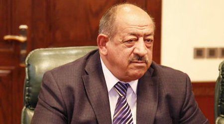 Prezidentin müşavirəsində yatan Bayram Səfərov: "Burada nə var?"