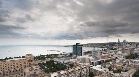 Baku awaits foggy weather