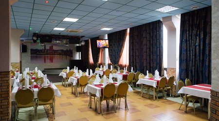 Bakıdakı məşhur kafedən qadağa 