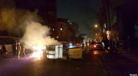 Tehranda iğtişaşlar: 5 polis öldü, 30 yaralı - VIDEO