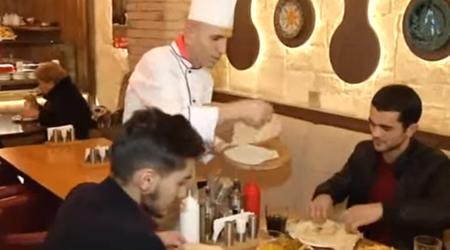 Bakıda 49 manata dönər - VİDEO