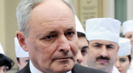 Nazir baş həkimi işdən çıxardı