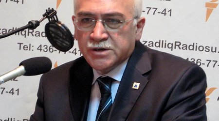 İsa Qəmbər yenidən xəstəxanaya yerləşdirildi