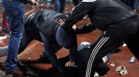 Gecə klubunda kütləvi dava: Bıçaqlananlar var