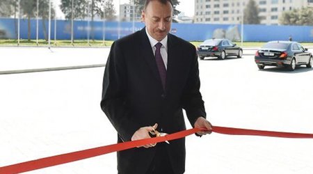 Ильхам Алиев на открытии госпиталя Bona Dea
