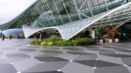 Bakı aeroportunda erməni qadın saxlanılıb - FOTO
